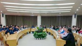 來自11個(gè)發(fā)展中國家的官員到鼎鑫水泥有限公司參觀考察