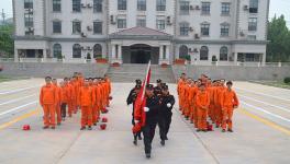 五星閃耀，國旗飄揚——贊皇金隅舉行“五一”升旗儀式